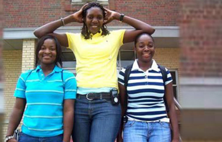 রিটা মিনিভিয়া আছেন নয় নম্বরে। ৬ ফুট ৮ ইঞ্চি ২০৩ সেন্টিমিটার দৈর্ঘের&nbsp; রিটার জাম্বিয়ার নাগরিক। তবে তিনি বাস করেন আমেরিকাতে।