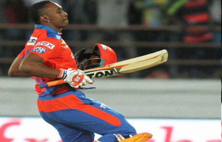 ডোয়েন ব্র্যাভো : জামাইকার অলরাউন্ডার ব্র্যাভো ১০৬টি ম্যাচ খেলে ১২২টি উইকেট নিয়েছেন ও ১২৬২ রান করেছেন। কিংস ইলেভেন পাঞ্জাবের হয়ে খেলার পরে তিনি গুজরাতের হয়ে খেলেছেন।