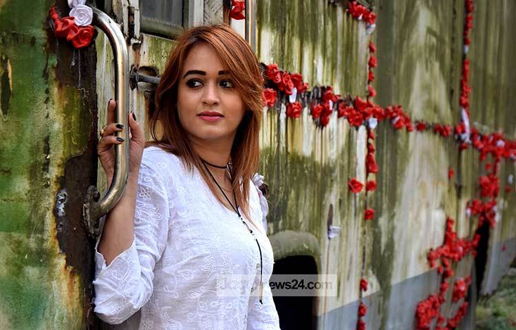 ছোটপর্দার পাশাপাশি অহনা চলচ্চিত্রে অভিনয় করেও সফলতা লাভ করেছেন। ছবি : মাহবুব আলম