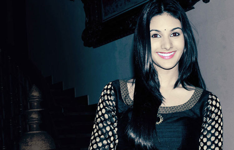 বেশ কিছু বিজ্ঞাপনেও দেখা গেছে আমাইরাকে, যেমন ক্লিন অ্যান্ড ক্লিয়ার, ডভ, ভোডাফোন, মাইক্রোম্যাক্স।