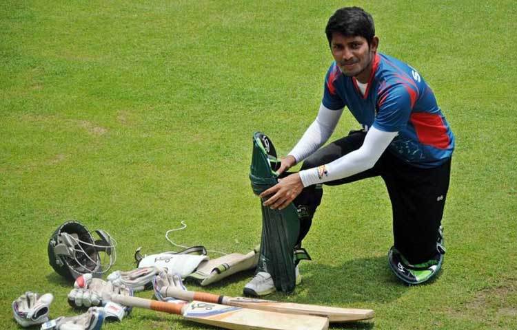 এনামুল হক বিজয় : একসময়ের তারকা এই ওপেনার মাঠে না থাকলেও ফেসবুক তালিকায় আছেন অষ্টম স্থানে। তার বতর্মান অনুসারীর সংখ্যা ৩৭ লাখ ৯৮ হাজারেরও বেশি।