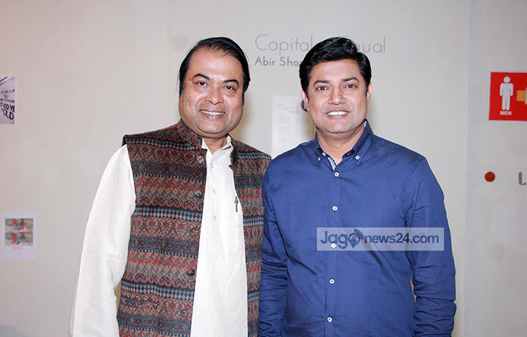 হাস্যোজ্জ্বল ভঙ্গিতে ক্যামেরাবন্দি হয়েছেন শহিদুল আলম সাচ্চু ও আহসান হাবিব নাসিম। ছবি : মাহবুব আলম