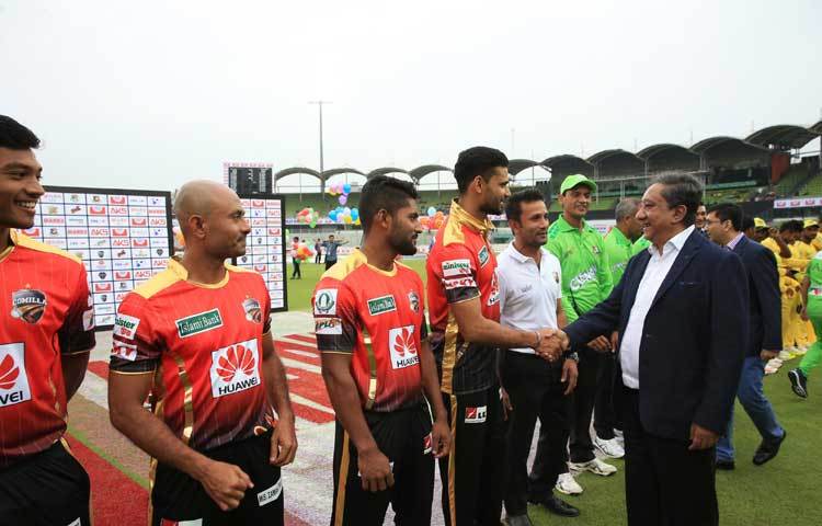 ক্রিকেটারদের মাঝে ছিলো ছিলো বিপুল উৎসাহ উদ্দীপনা। কিন্তু বৃষ্টি সব কিছুর বাধা হয়ে দাঁড়িয়েছে। ছবি : বিসিবি