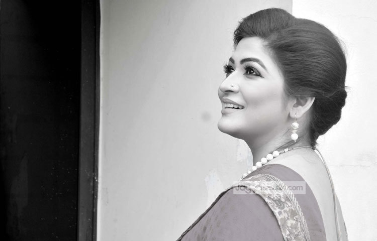 শোবিজ অঙ্গনে যে স্বপ্ন নিয়ে বাঁধন যাত্রা শুরু করেছিলেন, তার অনেকটাই পূরণ করতে পেরছেন। এখনও তিনি তার স্বপ্নের পথ ধরে চলছেন। ছবি : মাহবুব আলম।