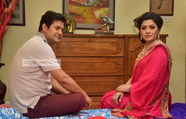 &lsquo;মেঘে ঢাকা শহর&rsquo; ধারাবাহিকটি নির্মাণ করছেন সাখাওয়াৎ হোসেন মানিক। ছবি : মাহবুব আলম।