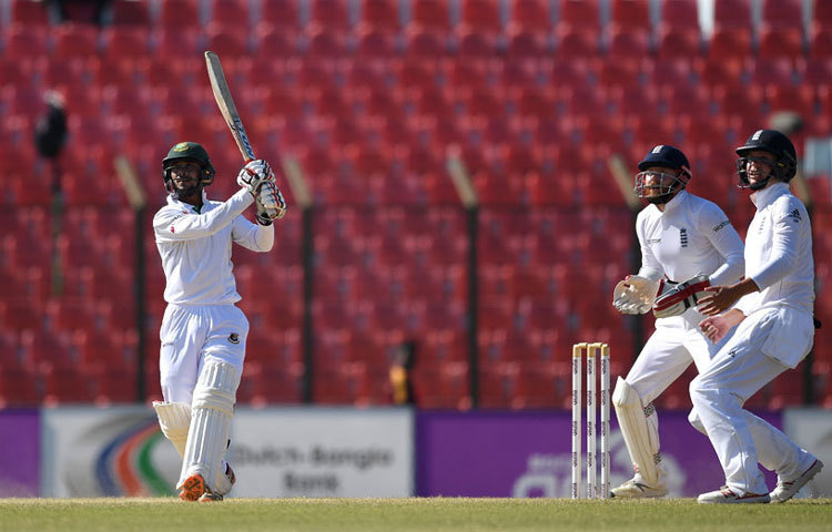 সাব্বির তাকিয়ে আছে ছক্কার দিকে তার সাথে অবাক দৃষ্টিতে দুই ইংলিশও। কিন্তু আগামীকাল ১৭ কোটি বাংলাদেশি তাকিয়ে থাকবে সাব্বির রহমানের দিকে।