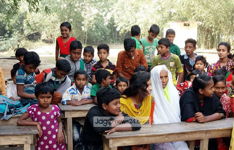 বাসিরন নেছা আরো বলেন, &lsquo;এখন আমি হাইস্কুলে যাওয়ার নতুন স্বপ্ন দেখতে শুরু করেছি। আমি হাইস্কুলে যাবো; এ কথা ভাবতেই আনন্দে মাতোয়ারা হচ্ছি।&rsquo;