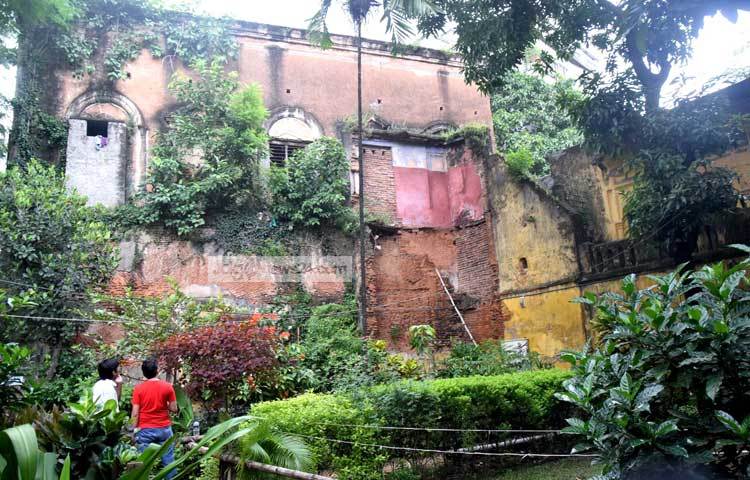 এই ঐতিহ্যবাহী বিউটি বোর্ডিং সম্পর্কে বর্তমান প্রজন্মের অনেকেরই হয়তো জানা নেই। ছবি : মাহবুব আলম