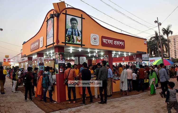 প্রতিবারের ন্যায় এ বছরের মেলাতেও উল্লেখযোগ্য পরিমাণে বই বিক্রি হবে বলে প্রত্যাশা করছেন প্রকাশকরা। ছবি : মাহবুব আলম