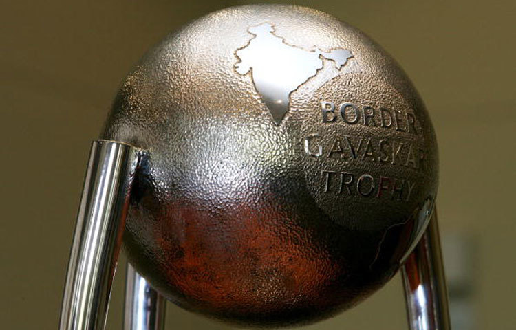 বোর্ডার-গাভাস্কার ট্রফি : অস্ট্রেলিয়ার কিংবদন্তি ক্রিকেটার অ্যালেন বোর্ডার ও ভারতীয় কিংবদন্তি ক্রিকেটার সুনীল গাভাস্কারের টেস্ট সিরিজের নামকরণ করা হয়।