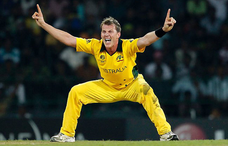 অস্ট্রেলিয়ার ক্রিকেট ইতিহাসে ব্রেট লি সেরা দ্রুততম বোলার। অন্যদিকে আন্তর্জাতিক অঙ্গনে দ্রুততম বোলার হিসেবে তার অবস্থান দ্বিতীয়। তিনি ২০০৫ সালে নিউজিল্যান্ডের বিরুদ্ধে ঘণ্টায় ১৬০.৮ কিলোমিটার গতিতে বল করেন।