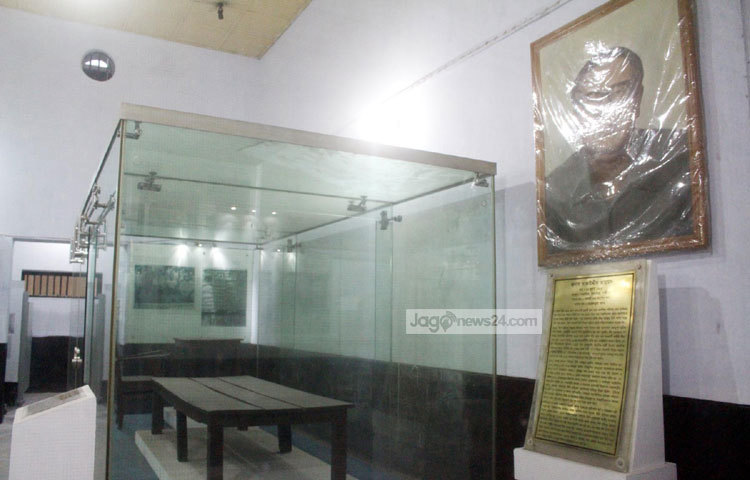 এই কক্ষে বন্দি অবস্থায় তাজউদ্দিন আহমদকে নির্মমভাবে হত্যা করা হয়েছিলো। ছবি : বিপ্লব দিক্ষিৎ