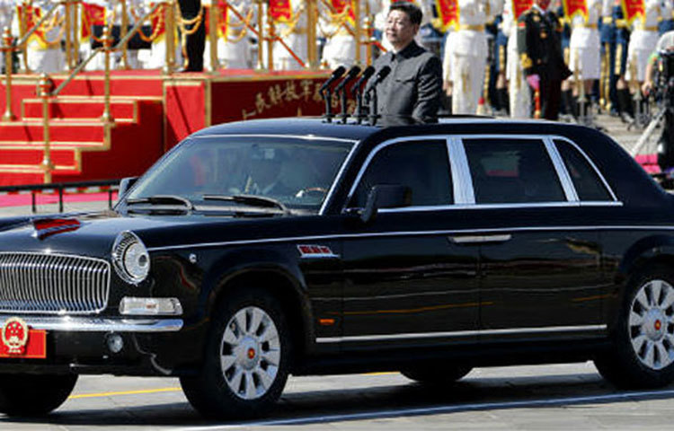 শি জিংপিং : শি জিংপিং চীনের একজন উচ্চপদস্থ রাজনৈতিক ব্যক্তিত্ব। তিনি বর্তমানে চীনের প্রেসিডেন্ট। তিনি ব্যবহার করেন হংকি এইচকিউই মডেলের গাড়ি।
