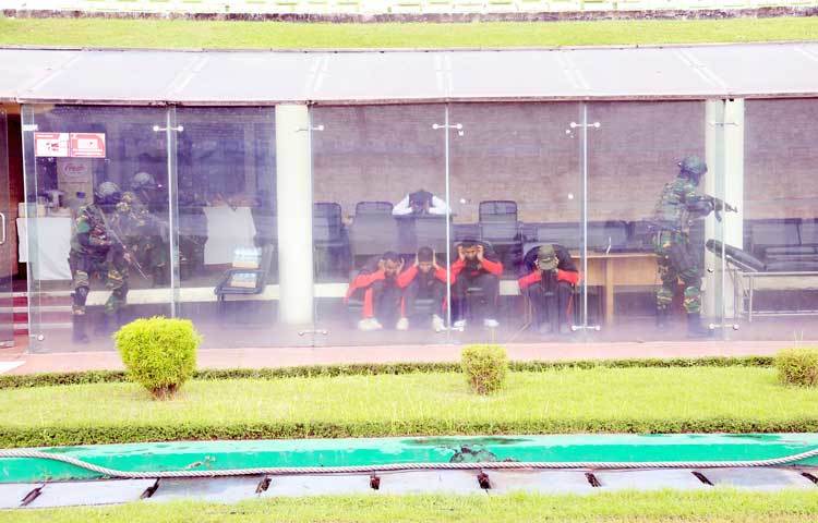 কিভাবে কোন খেলোয়াড় জিম্মি হলে উদ্ধার করবে আর কিভাবে জিম্মিকারীদের ওপর আক্রমণ করবে তারা। আর জিম্মি দশা থেকে মুক্ত করে দ্রুত কিভাবে বের নিয়ে যাওয়া হবে।