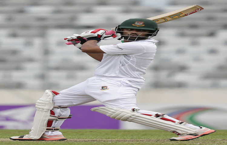 ২০ বল মোকাবেলা করে প্রথম রানের দেখা পাওয়া তামিম ক্যারিয়ারের অষ্টম সেঞ্চুরি পায় ১৩৯ বলে ১২ চারের সাহায্যে। শেষ পর্যন্ত ১৪৭ বলে ১০৪ রান সংগ্রহ করে মঈন আলির বলে এলবিডব্লিউর ফাঁদে পড়ে বিদায় নেন তিনি।