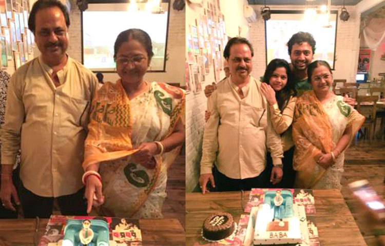 দেব : বাবা মায়ের সঙ্গে দেবের পারিবারিক ছবি। দেব তার প্রতিটি জন্মদিন বাবা মায়ের সঙ্গে পালন করতে পছন্দ করেন।