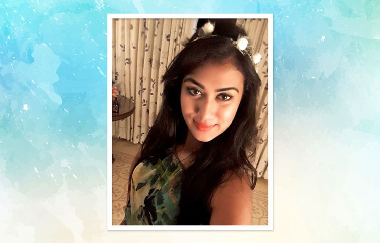 মনোমুগ্ধকর অভিনয় দিয়ে সবার নজর কাড়তে চাইছেন দেবলীনা বিশ্বাস। সুন্দরী এই অভিনেত্রীর জন্মদিন ২৯ এপ্রিল।