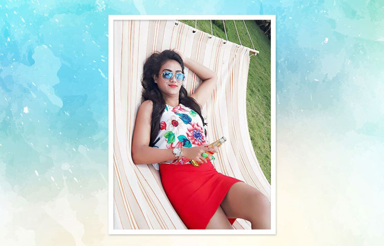 দেবলীনা বিশ্বাসের প্রথম ছবি &lsquo;ছিপ সুতো চার&rsquo; পরিচালনা করেছিলেন সুশান্ত সাহা। এই ছবি দিয়ে তিনি দর্শকদের মন করেছেন।