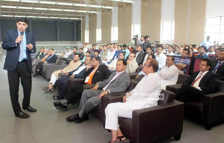 &lsquo;কৃষি প্রক্রিয়াজাতকরণ শিল্পে বাংলাদেশের সম্ভাবনা&rsquo; শীর্ষক এক সেমিনারে প্রাণ-আরএফএল গ্রুপের উপ-ব্যবস্থাপনা পরিচালক আহসান খান চৌধুরী। ছবি : বিপ্লব দিক্ষিৎ