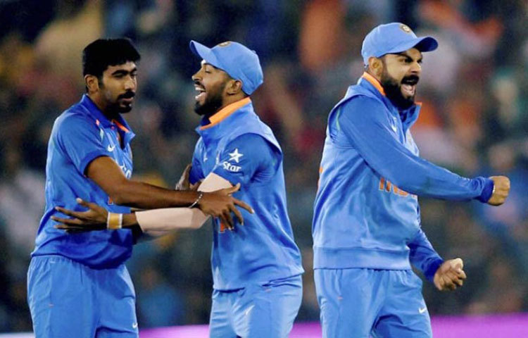 ভারতের মাটিতে একটি এক দিনের ম্যাচে মোট রানের বিচারে কালকের ম্যাচ দ্বিতীয় সর্বোচ্চ। এর আগে রাজকোটে শ্রীলঙ্কার বিরুদ্ধে ম্যাচে মোট ৮২৫ রান উঠেছিল।