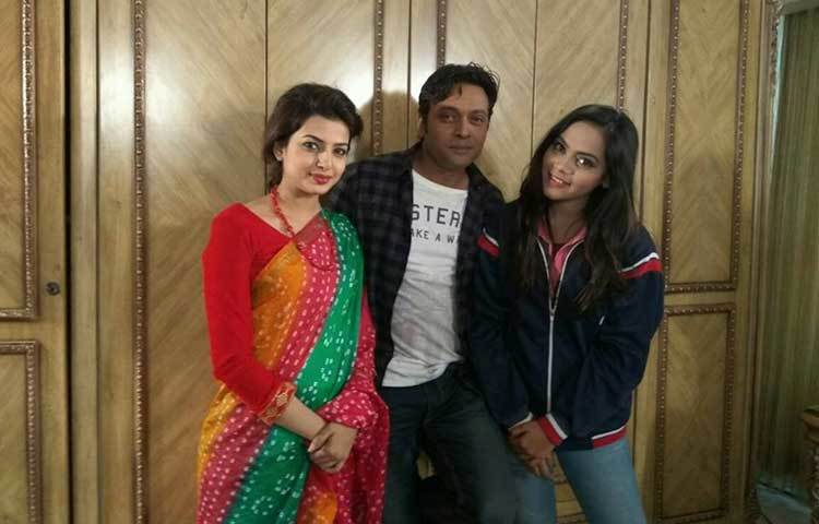 নাটকের নাম &lsquo;বউ বকা দেয়&rsquo;। এ ধারাবাহিক নাটকটি রচনা করছেন মারুফ রেহমান এবং পরিচালনা করছেন জনপ্রিয় নির্মাতা মারুফ মিঠু।