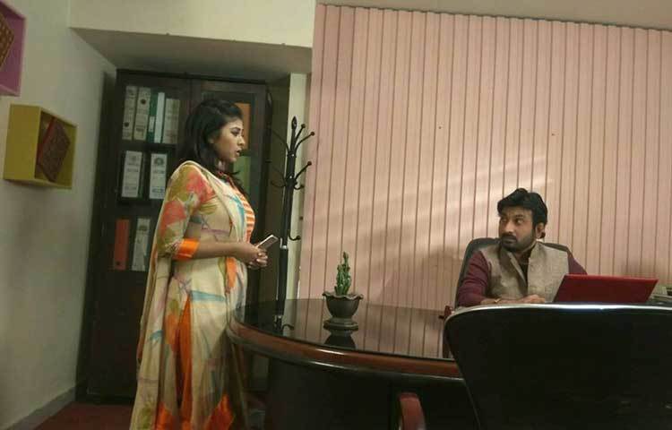 &lsquo;বউ বকা দেয়&rsquo; নাটকটি যৌথভাবে প্রযোজনা করছেন ধ্বনিচিত্র এবং এশিয়াটিক মাইন্ডশেয়ার।&nbsp;