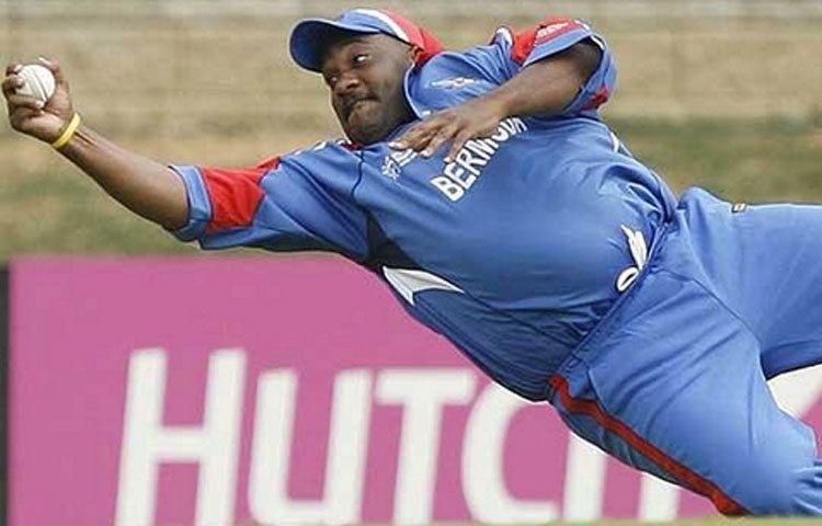 ডোয়াইন লিবারক বারমুডার আনফিট খেলোয়াড় হিসেবে পরিচিত। তিনি খাটো এবং অনেক মোটা। তিনি ২০০৭ সালের বিশ্বকাপ ক্রিকেট আসরের পর খেলা থেকে অবসর গ্রহণ করেন।