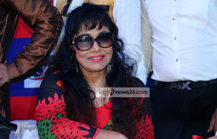 শিল্পীদের এ মিলনমেলায় উপস্থিত ছিলেন এটিএম শামসুজ্জামান, সোহেল রানা, অভিনেত্রী অঞ্জনা, রোজিনা, নূতন, পপি, নাদের চৌধুরী, চিত্রনায়ক বাপ্পারাজ, রিয়াজ, সম্রাট, সাইমন সাদিক, রুবেল প্রমুখ। ছবি : মাহবুব আলম