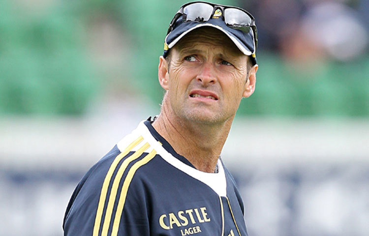 গ্যারি ক্রিসটিন দক্ষিণ আফ্রিকার ক্রিকেট টিমের কোচ হিসেবে দীর্ঘদিন সুনামের সঙ্গে দায়িত্ব পালন করেছেন।