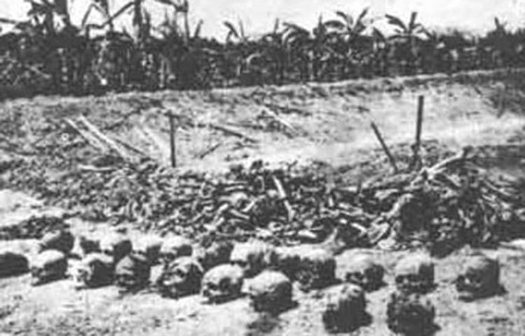 ঢাকা বিশ্ববিদ্যালয়, রাজারবাগ পুলিশ হেড কোয়ার্টার, ইস্ট পাকিস্তান রাইফেলসের প্রধান কার্যালয় পিলখানা সেনা-অভিযানে বিধ্বস্ত হয়।