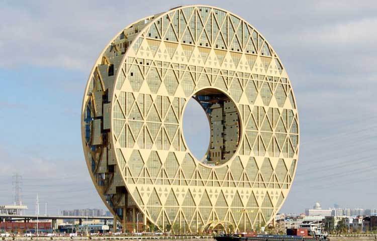 গুয়াংঝৌ সার্কেল : বৃত্তাকার এই মনোমুগ্ধকর স্থাপনাটি চীনের গুয়াংঝৌ প্রদেশে অবস্থিত।