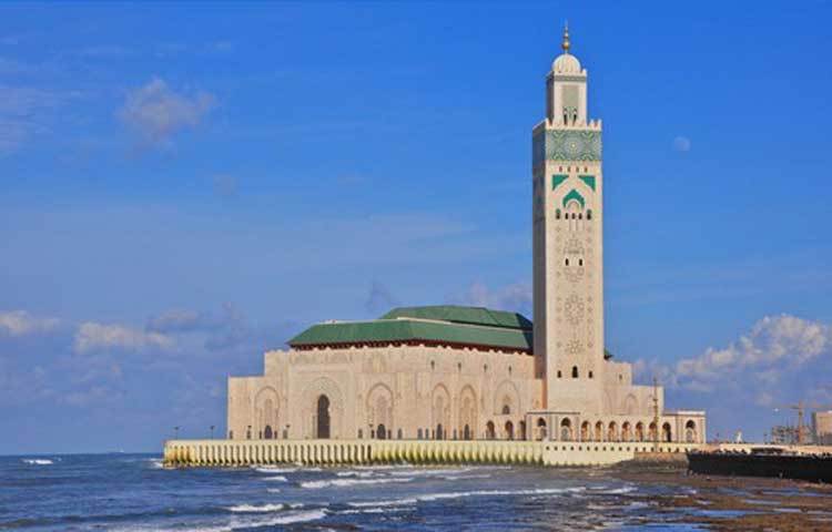 মসজিদে হাসান, মরক্কো : অপূর্ব সুন্দর এই মসজিদটি আকৃতির দিক থেকে বিশ্বের মধ্যে ৭তম স্থান দখল করে আছে।
