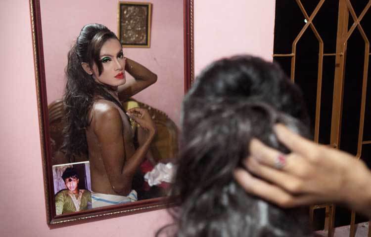 রাফায়েল প্যাট্রেলা বলেন, এটি একটি ভিন্নধর্মী গল্প। এই প্রথম বাংলাদেশ সফরে গিয়েছিলাম। ইট কারখানার শ্রমিকদের জীবনের গল্প ক্যামেরায় তুলে আনতে বাংলাদেশ সফর করেছিলাম।