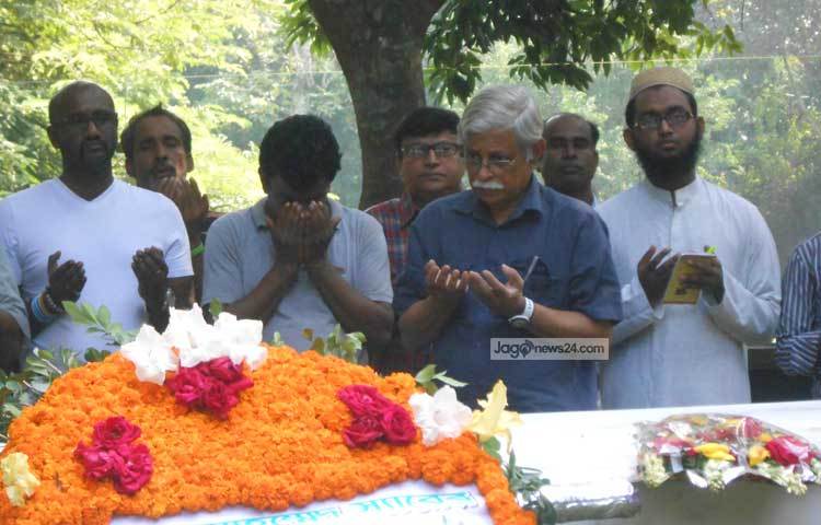 আজ কথাসাহিত্যিক ও নির্মাতা হুমায়ুন আহমেদের ৬৮তম জন্মদিন পালিত হয়েছে গাজীপুরের পিরুজালী গ্রামে &lsquo;নুহাশ পল্লী&rsquo;তে। সকাল ১০টায় হুমায়ূন আহমেদের ভাই ড. জাফর ইকবাল, আহসান হাবিবসহ পরিবারের অন্য সদস্যরা তার সমাধি জিয়ারত করেন।