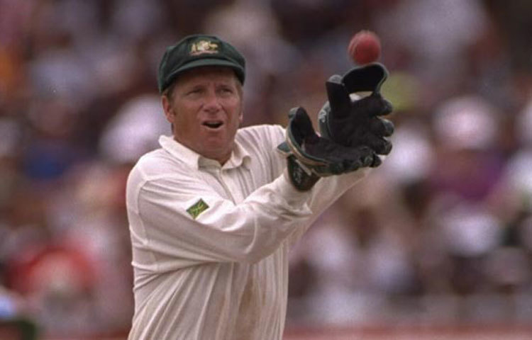 অস্ট্রেলিয়ার সাবেক ক্রিকেটার ইয়ান হিলি শুধু তার সময়ে নয়, এখনও তার উইকেটকিপিংয়ে রেকর্ড কেউ ভাঙতে পারেনি।