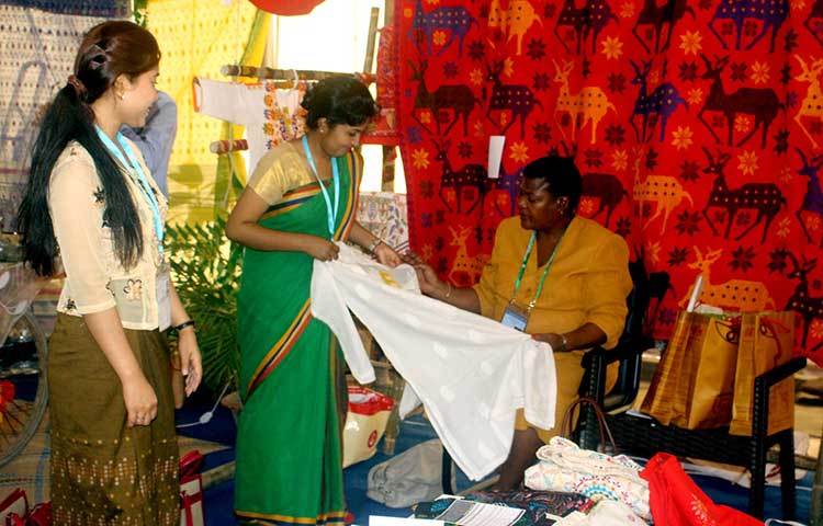 মেলার আয়োজক ক্রিয়েটো ইভেন্ট ম্যানেজমেন্টের রাকিবুল হাসান জাগো নিউজকে বলেন, মেলায় ছোট-বড় ৫৬টি স্টল রয়েছে। ছবি : বিপ্লব দিক্ষিৎ