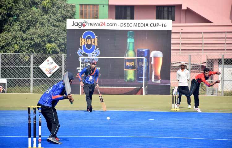 জাগো নিউজ-ডিএসইসি মিডিয়া কাপের প্রতিটি ম্যাচেই দারুণ উত্তেজনা ছিল। ছবি : মাহবুব আলম