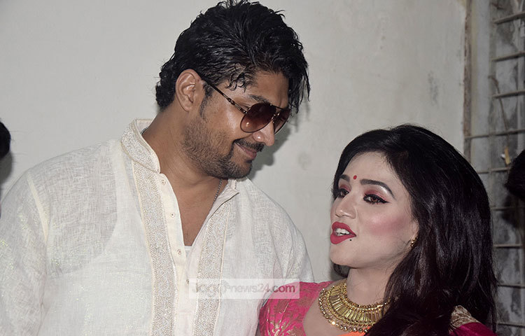 ছবিটি সম্পর্কে জলি বলেন, &lsquo;এই ছবিটি আমার ক্যারিয়ারের টার্নিং পয়েন্ট হবে বলে আমি মনে করি। এখানে আমাকে নায়িকা নয়, অভিনেত্রী হিসেবে দেখা যাবে। বাকিটা দর্শকরা বিচার করবেন।&rsquo; ছবি : মাহবুব আলম