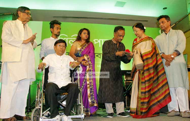 ঢাকা উত্তর সিটি করপোরেশনের মেয়র আনিসুল হকের ঐকান্তিক প্রচেষ্টায় শিল্পীর পাশে ফাউন্ডেশন-এর যাত্রা শুরু হয়েছে। ছবি : মাহবুব আলম