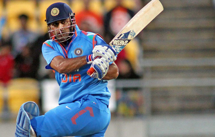 মাহেন্দ্র সিং ধোনি ২০০৯ সালের ৮ মার্চ ভারত নিউজিল্যান্ডের মধ্যে অনুষ্ঠিত ম্যাচে আলোচিত ছক্কা মেরেছিলেন।