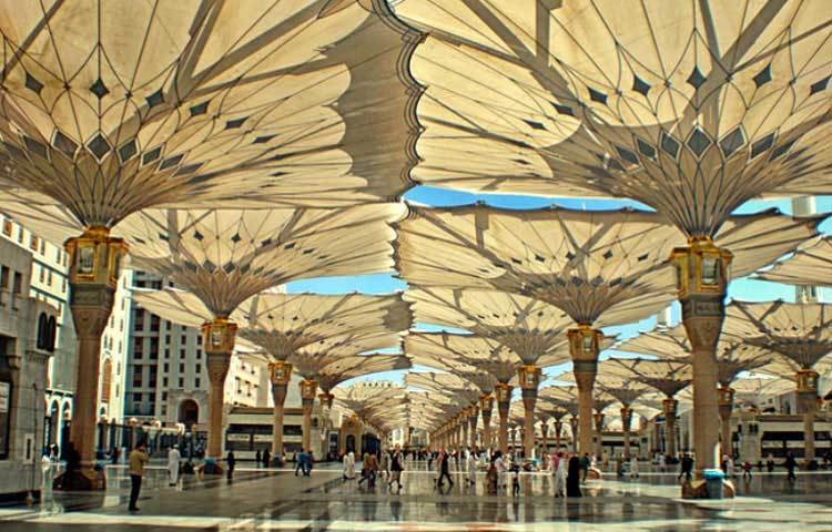 ভেতর থেকে মসজিদে নববির ফুটেজ।