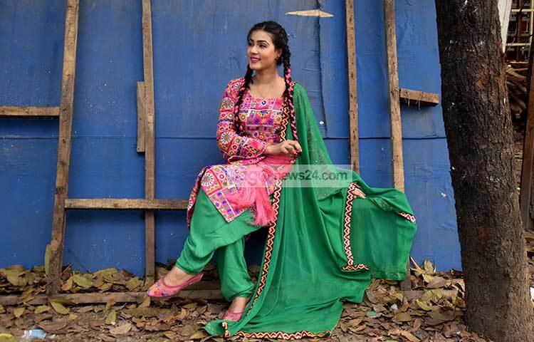 জাজ মাল্টিমিডিয়ার ছবি &lsquo;ভালবাসার রং&rsquo; ছবি মাধ্যমে মাহির ২০১২ সালে চলচ্চিত্রে অভিনয় শুরু করেন। ছবি : মাহবুব আলম