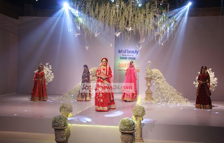 অনুষ্ঠানটি উপস্থাপনা করেন শ্রাবণ্য তৌহিদা। পুরো অনুষ্ঠানটির কোরিওগ্রাফার ছিলেন আশিকুর রহমান পনির। শিগগির অনুষ্ঠানটি এটিএন বাংলায় প্রচার হবে। ছবি : মাহবুব আলম