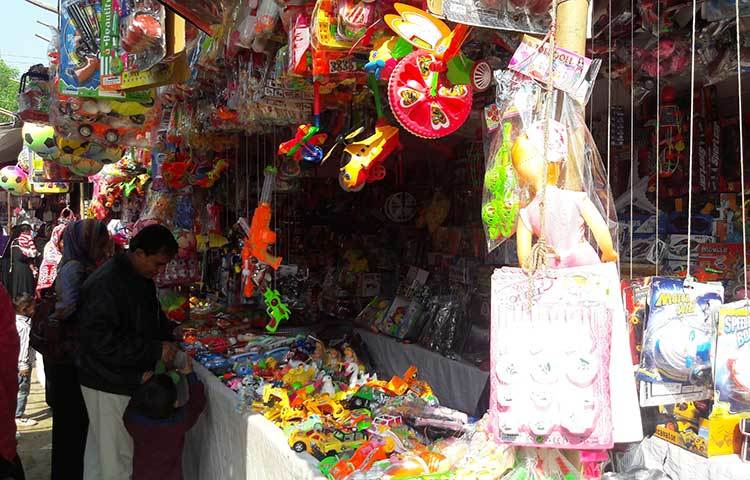 মাঘ মাসের চতুর্থ দিনে গাজীপুরের কালীগঞ্জবাসীর প্রত্যাশিত দিনটি আসে। এ সময় গাজীপুরের কালীগঞ্জের জনপদ উৎসবের আমেজে রঙিন হয়ে ওঠে।