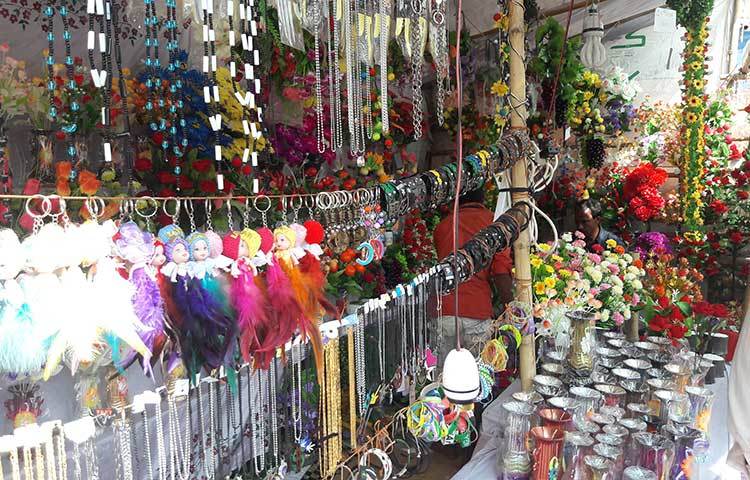 প্রায় দেড়শ&rsquo; বছরের পুরনো কালীগঞ্জ উপজেলার শীতলক্ষ্যা তীরে বকুল তলার এ গ্রামীণ মেলা।