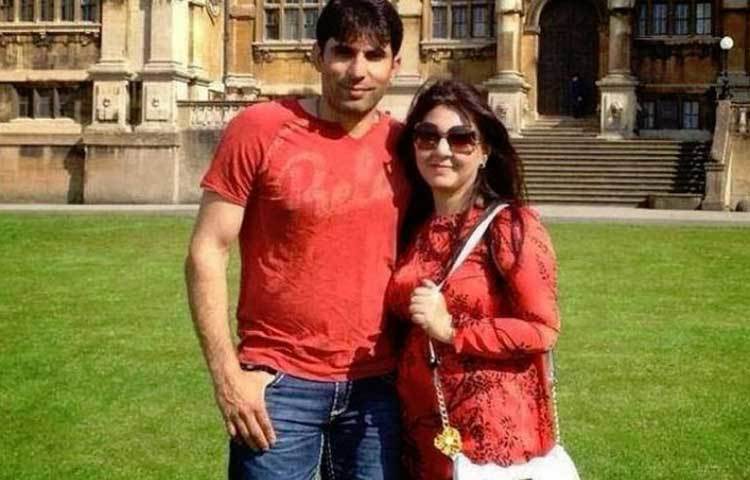 মিসবা-উল হক ও আজমা খান : ২০০৪ সালে আজমা খানকে বিয়ে করেন মিসবা। আজমা একজন নামকরা চিত্রশিল্পী।