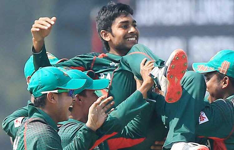 মিরাজ মূলত অলরাউন্ডার হলেও দলে সুযোগ পেয়েছেন স্পিনার হিসেবেই। বাংলার ক্রিকেটপ্রেমীদের আশা মিরাজেই হবে বাংলাদেশের স্পিন অ্যাটাকে সাকিবের যোগ্য সঙ্গী।