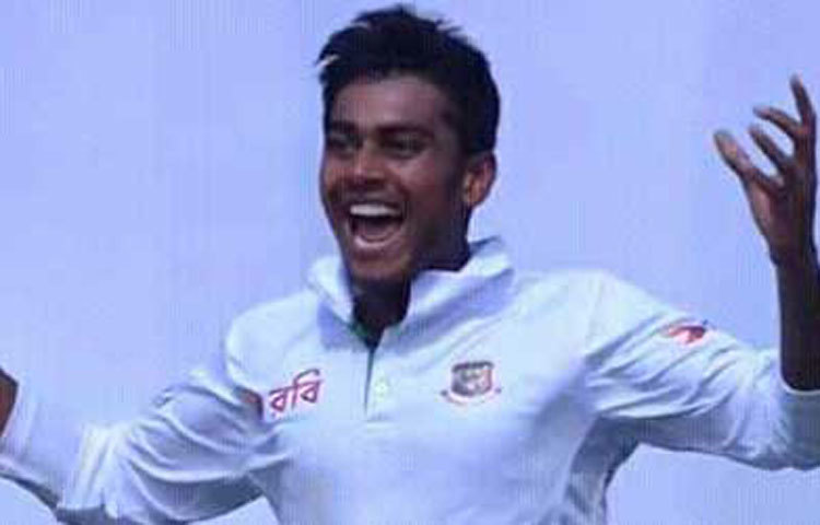 মিরাজের সামনে আরও একটি&nbsp; রেকর্ডের হাতছানি। ক্যারিয়ারের প্রথম দুই টেস্টে ১২ উইকেট নিয়ে এখন তিনি গাজী ও মাহমুদউল্লাহর পাশে।