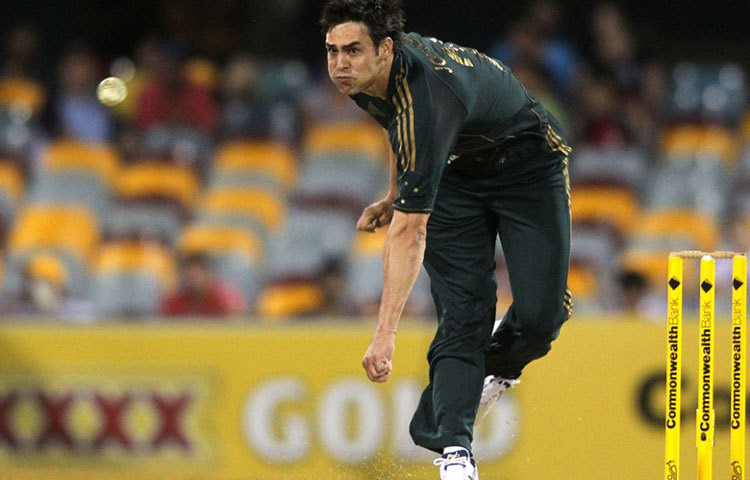 আগ্রাসনই ছিল জনসনের শেষ কথা। ১৫৩টি একদিনের ম্যাচে ২৩৯টি উইকেট নিয়েছেন। গড় ২৫.৩। তিনি গড়ে ঘণ্টায় ১৪০ কি. মি. গতির কাছে বশ্যতা স্বীকার করেছেন তুখোড় ব্যাটসম্যানরা।