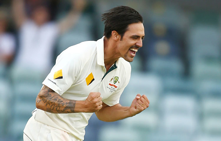 টেস্টেও তার পেস আর সুইং কাঁপিয়েছে ব্যাটসম্যানদের। ৭৩টি টেস্টে ৩১৩টি উইকেটের মালিক জনসন। গড় ২৮.৪। লেফট আর্ম ওভার দ্য উইকেট ধেয়ে আসত বিষাক্ত ছোবল।